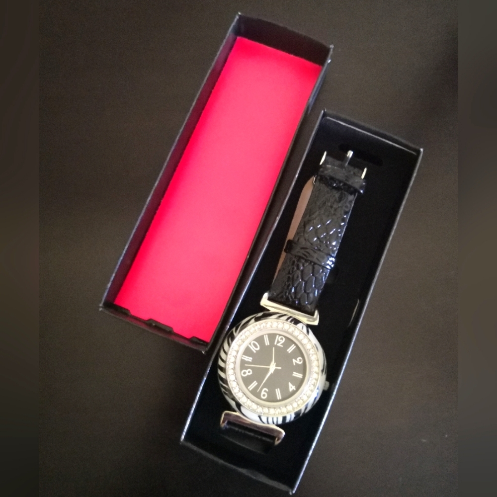 5/$25 NIB Snakeskin zebra rhinestone watch